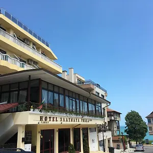 Golden Fish Family 酒店
