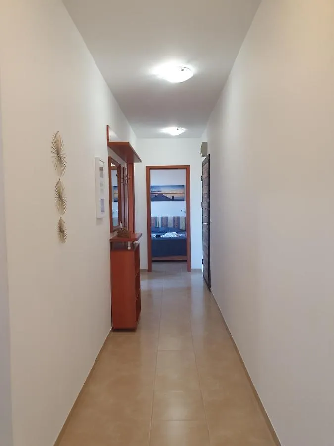 Cozy, Spacious Apartment Near Paradise Bay Sozopol