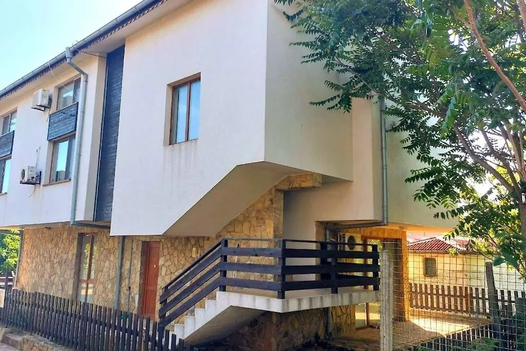 Cozy, Spacious Apartment Near Paradise Bay Sozopol Bulgaria