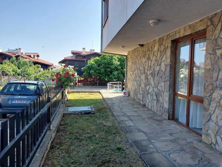 Cozy, Spacious Apartment Near Paradise Bay Sozopol Bulgaria