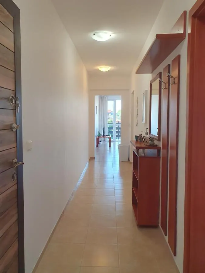 Cozy, Spacious Apartment Near Paradise Bay Sozopol