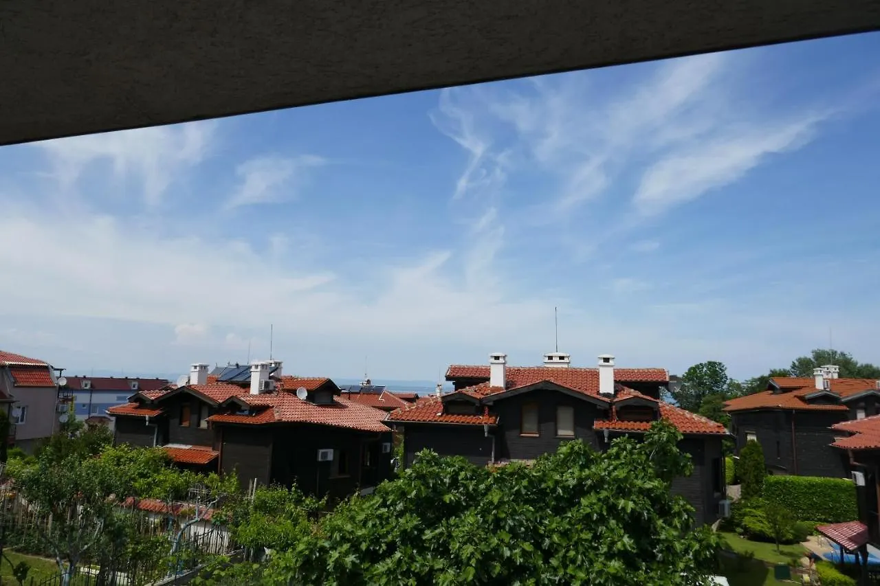 Cozy, Spacious Apartment Near Paradise Bay Sozopol